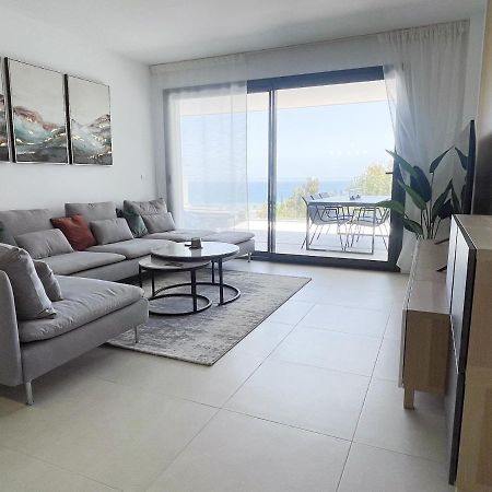 Pure South Residence Манилва Екстериор снимка