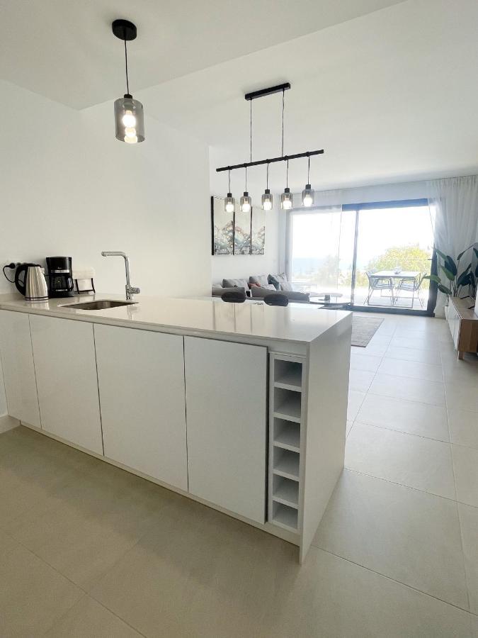 Pure South Residence Манилва Екстериор снимка
