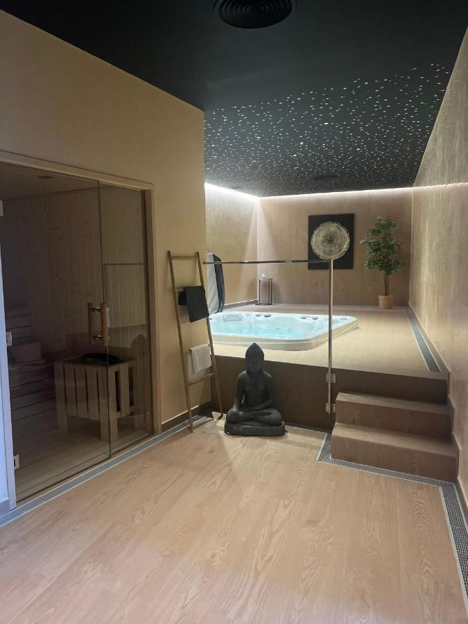 Pure South Residence Манилва Екстериор снимка