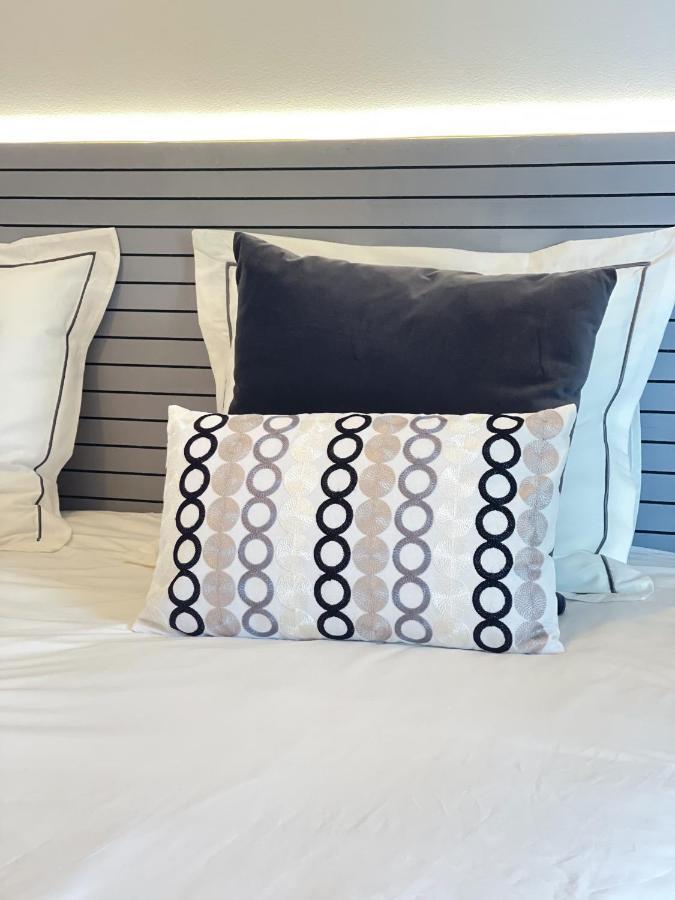 Pure South Residence Манилва Екстериор снимка