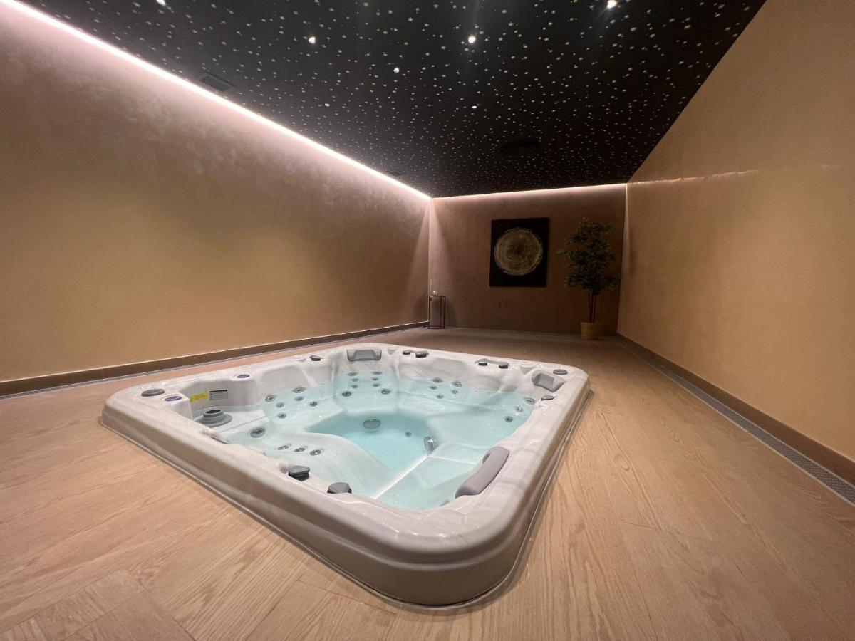 Pure South Residence Манилва Екстериор снимка