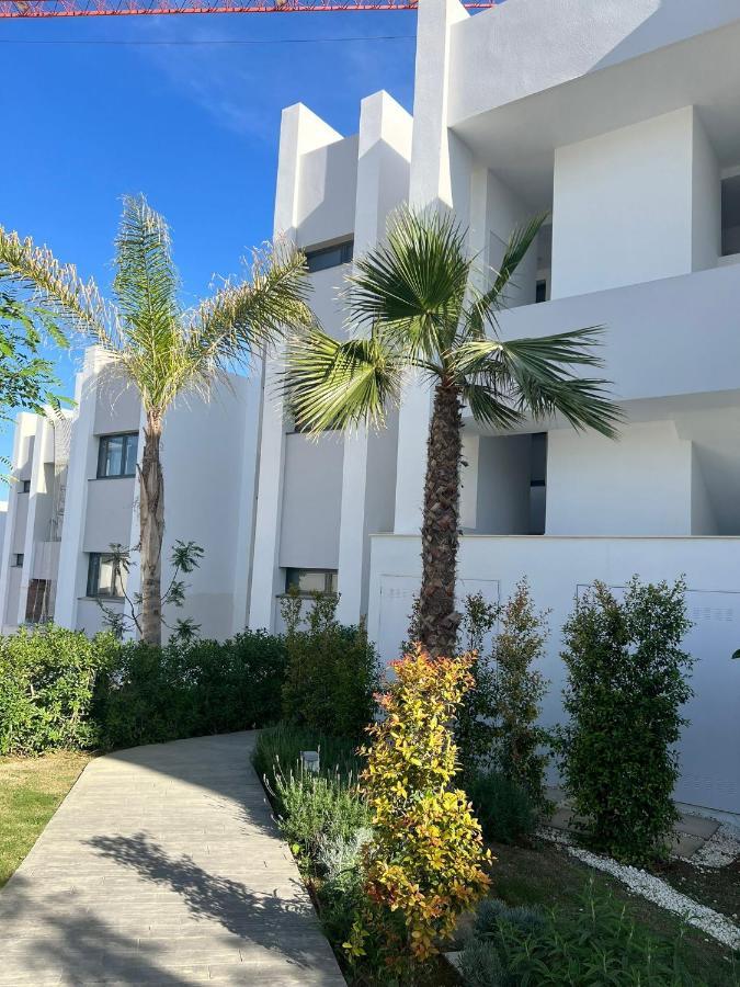 Pure South Residence Манилва Екстериор снимка